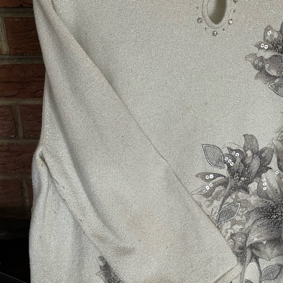 Women Sweater - Picture 6 of 6